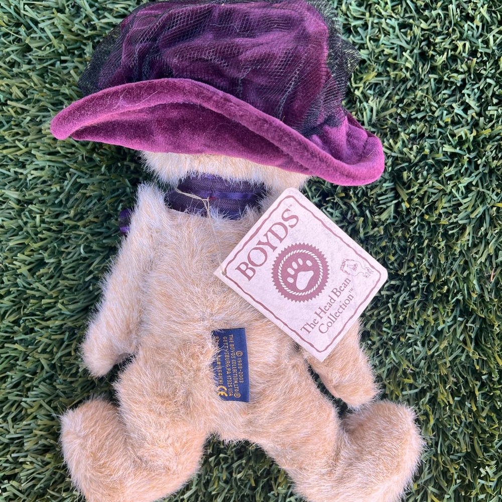 Boyd’s bears Jeannine De Beauvoir